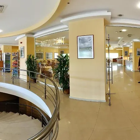 Hotel Glarus 4*