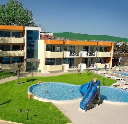 Hotel Glarus 4*