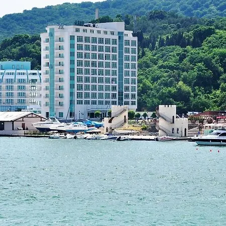 Glarus Hotel Golden Sands